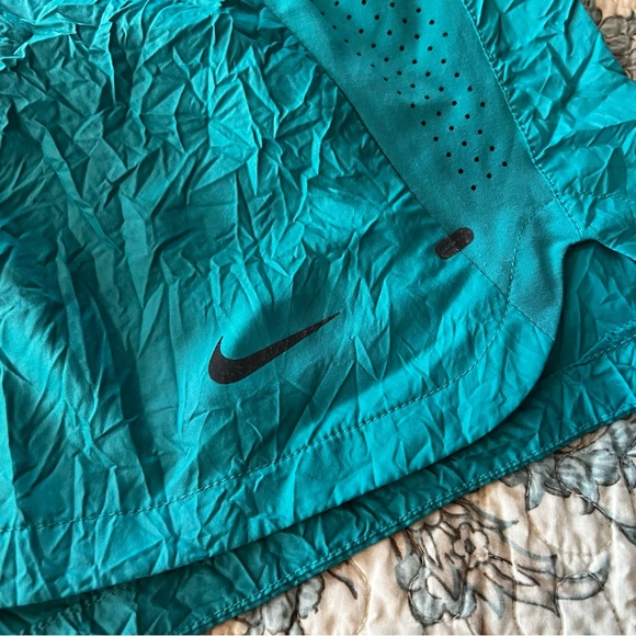 Nike Women’s Running Teal Shorts, size Medium, lined - Picture 2 of 4
